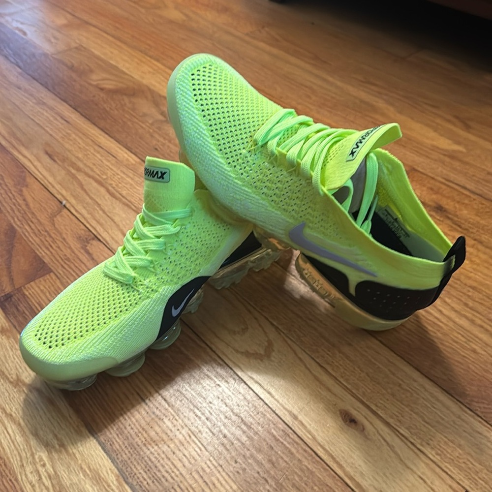 NWOT Nike Vapor Max Flyknit Volt Neon Green Men’s Sz 9